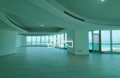 Apartment - 4 Bedrooms - 5 Bathrooms for rent in Corniche Road - Abu Dhabi