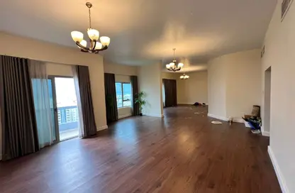 Apartment - 3 Bedrooms - 3 Bathrooms for sale in Al Majaz 3 - Al Majaz - Sharjah Apartment - 3 Bedrooms - 3 Bathrooms for sale in Al Majaz 3 - Al Majaz - Sharjah