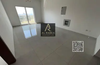 Apartment - 1 Bedroom - 2 Bathrooms for rent in Corniche Tower - Ajman Corniche Road - Ajman