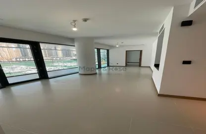 Empty Room image for: Apartment - 2 Bedrooms - 3 Bathrooms for rent in Vida Residences Dubai Marina - Dubai Marina - Dubai, Image 1
