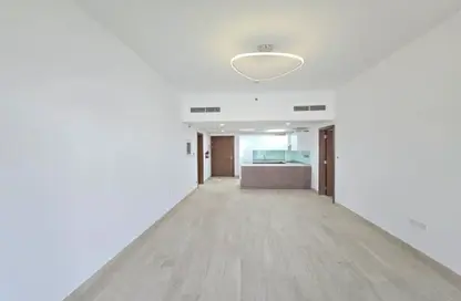 شقة - غرفة نوم - 2 حمامات للايجار في عزيزي عالية - الجداف - دبي