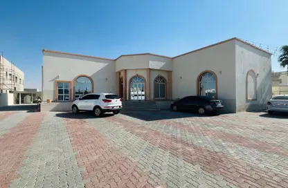 Villa - 4 Bedrooms - 4 Bathrooms for rent in Al Mizhar 3 - Al Mizhar - Dubai