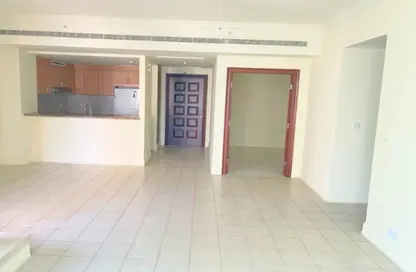 Apartment - 2 Bedrooms - 2 Bathrooms for rent in Al Anbar Tower - Emaar 6 Towers - Dubai Marina - Dubai