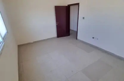 شقة - غرفة نوم - 2 حمامات للايجار في تجارية مويلح - الشارقة