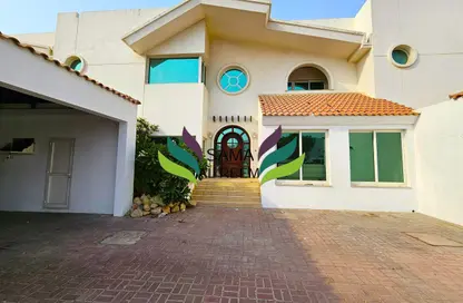 Villa - 4 Bedrooms - 4 Bathrooms for rent in Jumeirah 3 Villas - Jumeirah 3 - Jumeirah - Dubai