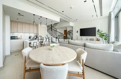 Apartment - 2 Bedrooms - 3 Bathrooms for sale in Burj Daman - DIFC - Dubai