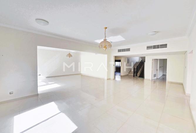 Villa - 5 Bedrooms - 5 Bathrooms for rent in Jumeirah 2 Villas - Jumeirah 2 - Jumeirah - Dubai