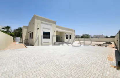 Villa - 4 Bedrooms - 5 Bathrooms for rent in Umm Suqeim 2 Villas - Umm Suqeim 2 - Umm Suqeim - Dubai