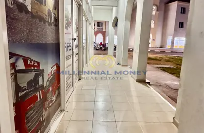 متجر - استوديو - 1 حمام للبيع في اكس26 - طراز إنجليزي - المدينة الدولية - دبي