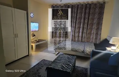 شقة - 1 حمام للايجار في مساكن كورنيش عجمان - طريق كورنيش عجمان - عجمان
