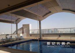 صورةحوض سباحة لـ: شقة - 1 غرفة نوم - 2 حمامات للكراء في برج الكريكت - مدينة دبي الرياضية - دبي, صورة 1