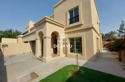 Villa - 4 Bedrooms - 5 Bathrooms for rent in Jumeirah 1 Villas - Jumeirah 1 - Jumeirah - Dubai