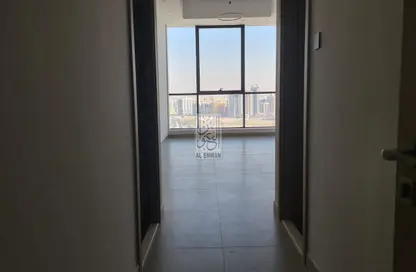 Empty Room image for: Apartment - 1 Bedroom - 2 Bathrooms for sale in La Plage Tower - Al Mamzar - Sharjah - Sharjah, Image 1