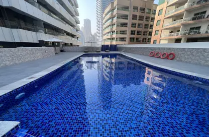 صورة لـ حوض سباحة شقة - غرفة نوم - 1 حمام للبيع في برج إسكان - دبي مارينا - دبي ، صورة رقم 1