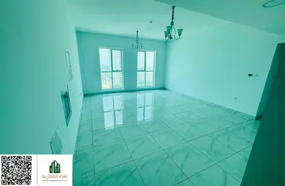 شقة - 2 غرف نوم - 2 حمامات للايجار في برج الكورنيش - طريق كورنيش عجمان - عجمان