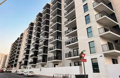 Apartment - 1 Bedroom - 1 Bathroom for rent in Waters Edge - Yas Island - Abu Dhabi