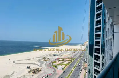 شقة - 2 غرف نوم - 3 حمامات للبيع في برج الكورنيش - طريق كورنيش عجمان - عجمان