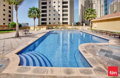 صورة لـ حوض سباحة شقة - 3 غرف نوم - 4 حمامات للبيع في رمال 1 - رمال - مساكن شاطئ الجميرا - دبي ، صورة رقم 1
