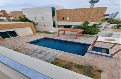 صورة لـ حوض سباحة فيلا - 5 غرف نوم - 7 حمامات للايجار في مارينا سان سات باي - مارينا - أبوظبي ، صورة رقم 1