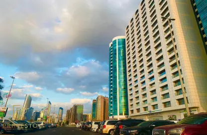 شقة - 4 غرف نوم - 5 حمامات للايجار في برج ال 3 أشرعة - شارع الكورنيش - أبوظبي