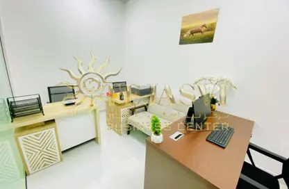 Office Space - Studio - 1 Bathroom for rent in Red Avenue - Al Garhoud - Dubai