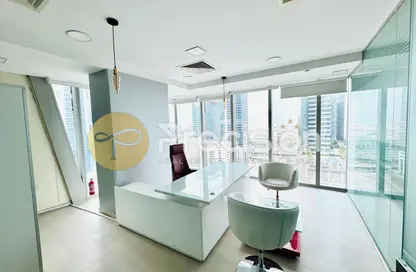 مكتب - استوديو - 1 حمام للايجار في القمة - الخليج التجاري - دبي