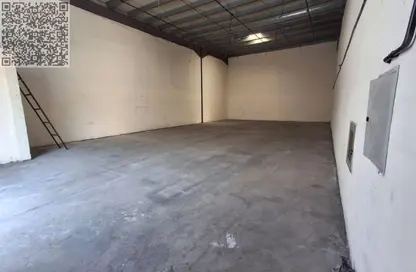 Warehouse - Studio - 2 Bathrooms for rent in Umm Al Thuoob - Umm Al Quwain
