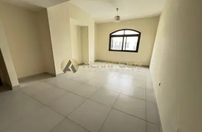 شقة - 2 غرف نوم - 2 حمامات للايجار في بناية الوليد - قرية الجميرا سركل - دبي