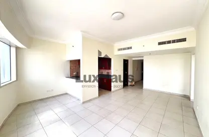 Apartment - 1 Bedroom - 2 Bathrooms for rent in Lake Shore Tower - JLT Cluster Y - Jumeirah Lake Towers - Dubai