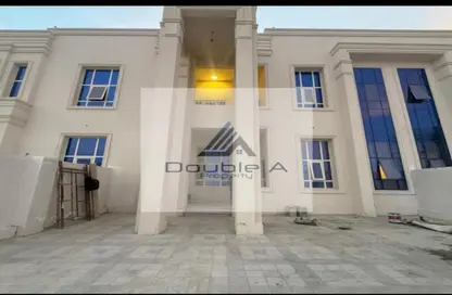 Apartment - 4 Bedrooms - 4 Bathrooms for rent in Madinat Al Riyad - Abu Dhabi