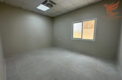 Villa - 3 Bedrooms - 2 Bathrooms for rent in Julfar - Ras Al Khaimah
