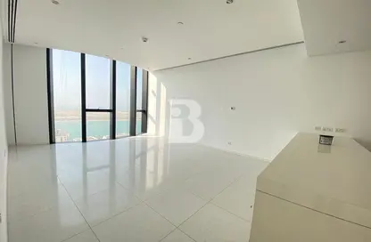 Empty Room image for: Apartment - 2 Bedrooms - 3 Bathrooms for rent in Burj Mohammed Bin Rashid at WTC - Corniche Road - Abu Dhabi, Image 1