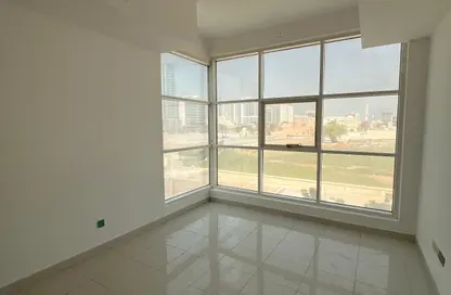 شقة - 1 حمام للايجار في مساكن كورنيش عجمان - طريق كورنيش عجمان - عجمان