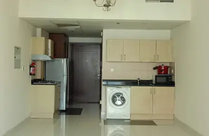 شقة - 1 حمام للايجار في مساكن النخبة رقم 1 - مساكن النخبة الرياضية - مدينة دبي الرياضية - دبي