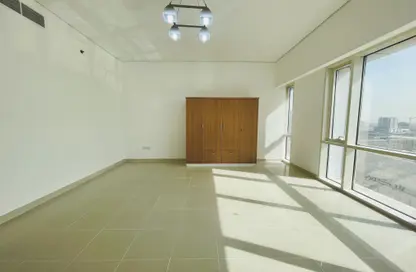 Apartment - Studio - 2 Bathrooms for rent in Nova Tower - Dubai Silicon Oasis - Dubai