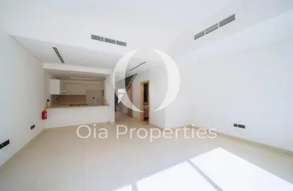 Townhouse - 2 Bedrooms - 3 Bathrooms for rent in Aldhay at Bloom Gardens - Bloom Gardens - Al Salam Street - Abu Dhabi