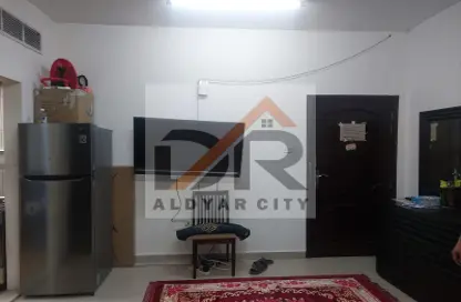 شقة - 1 حمام للايجار في مساكن كورنيش عجمان - طريق كورنيش عجمان - عجمان