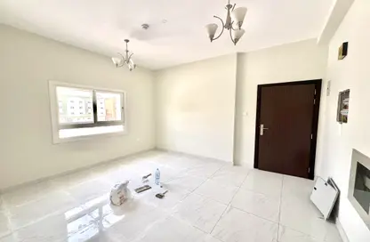 Apartment - 1 Bedroom - 1 Bathroom for rent in Muwailih Building - Muwaileh - Sharjah