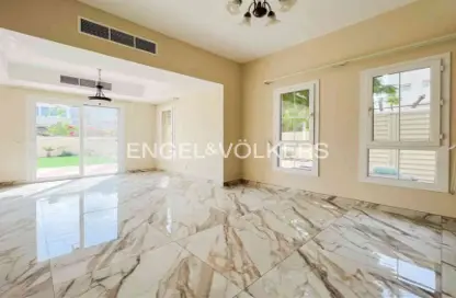 Villa - 3 Bedrooms - 3 Bathrooms for rent in Springs 15 - The Springs - Dubai