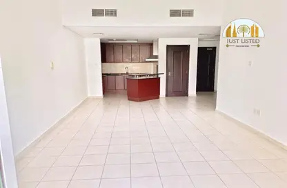 شقة - غرفة نوم - 2 حمامات للايجار في طراز البحر المتوسط - ديسكفري جاردنز - دبي