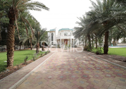Al Tala'a spacious villa with garden and private pool