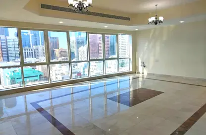 Apartment - 3 Bedrooms - 4 Bathrooms for rent in Cornich Al Khalidiya - Al Khalidiya - Abu Dhabi
