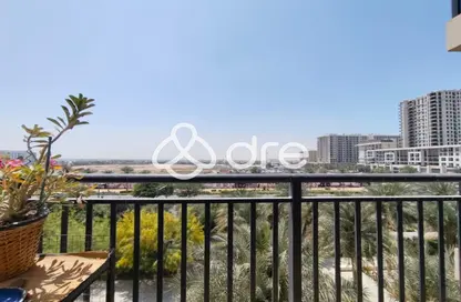 Apartment - 2 Bedrooms - 2 Bathrooms for sale in Hayat Boulevard-1A - Hayat Boulevard - Town Square - Dubai