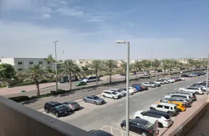 Apartment - 3 Bedrooms - 4 Bathrooms for sale in Tower 34 - Al Reef Downtown - Al Reef - Abu Dhabi