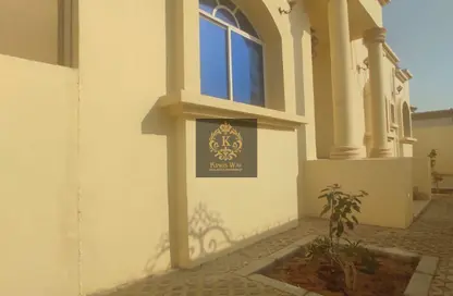 Apartment - 2 Bedrooms - 3 Bathrooms for rent in Mohamed Bin Zayed City Villas - Mohamed Bin Zayed City - Abu Dhabi
