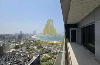 Apartment - 4 Bedrooms - 6 Bathrooms for rent in Baynuna Tower 2 - Corniche Road - Abu Dhabi