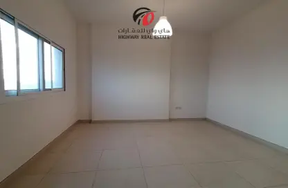 شقة - 2 غرف نوم - 2 حمامات للايجار في قرية الوصل - المنطقة الصناعية بالقصيص - القصيص - دبي