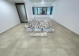 Empty Room image for: Duplex - 4 bedrooms - 5 bathrooms for rent in Manara Tower - Al Khalidiya - Abu Dhabi, Image 1