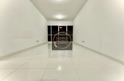 Empty Room image for: Apartment - 1 Bedroom - 2 Bathrooms for rent in Farha Tower - Tourist Club Area - Abu Dhabi, Image 1