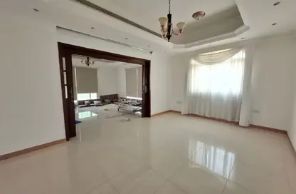 Villa - 6 Bedrooms - 7 Bathrooms for rent in Shakhbout City - Abu Dhabi